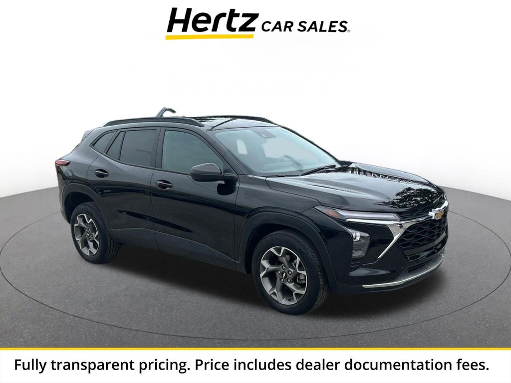 2025 Chevrolet Trax LT — photo 1 of 13