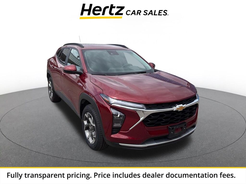 2025 Chevrolet Trax LT — photo 1 of 13