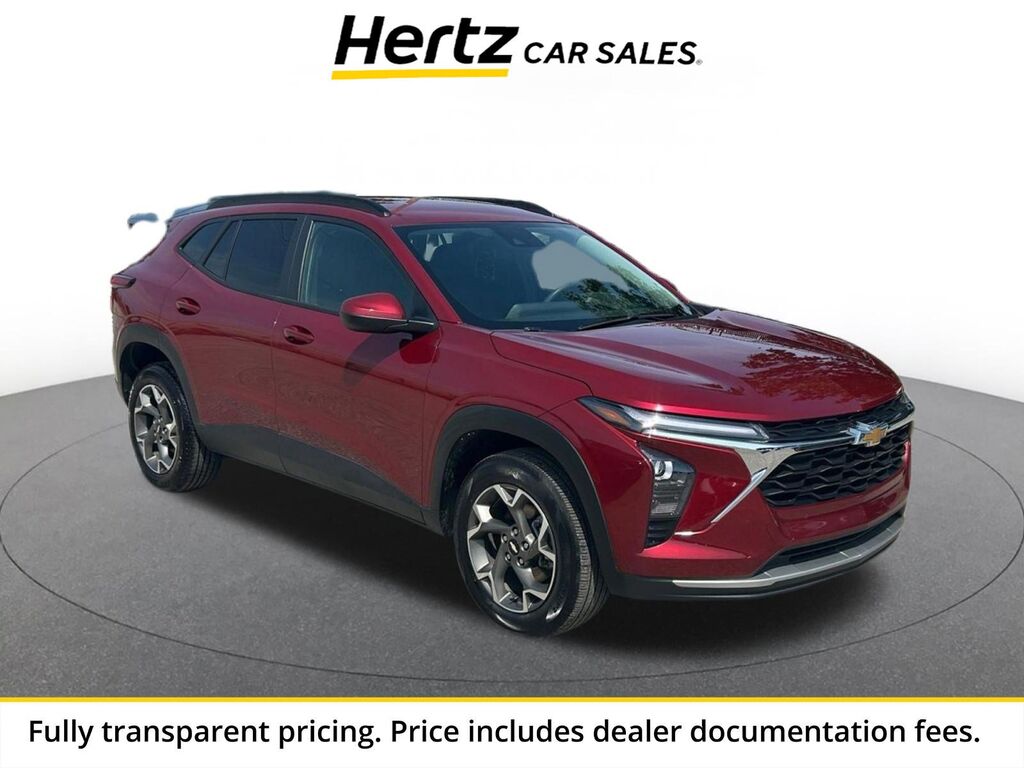 2025 Chevrolet Trax LT — photo 1 of 13