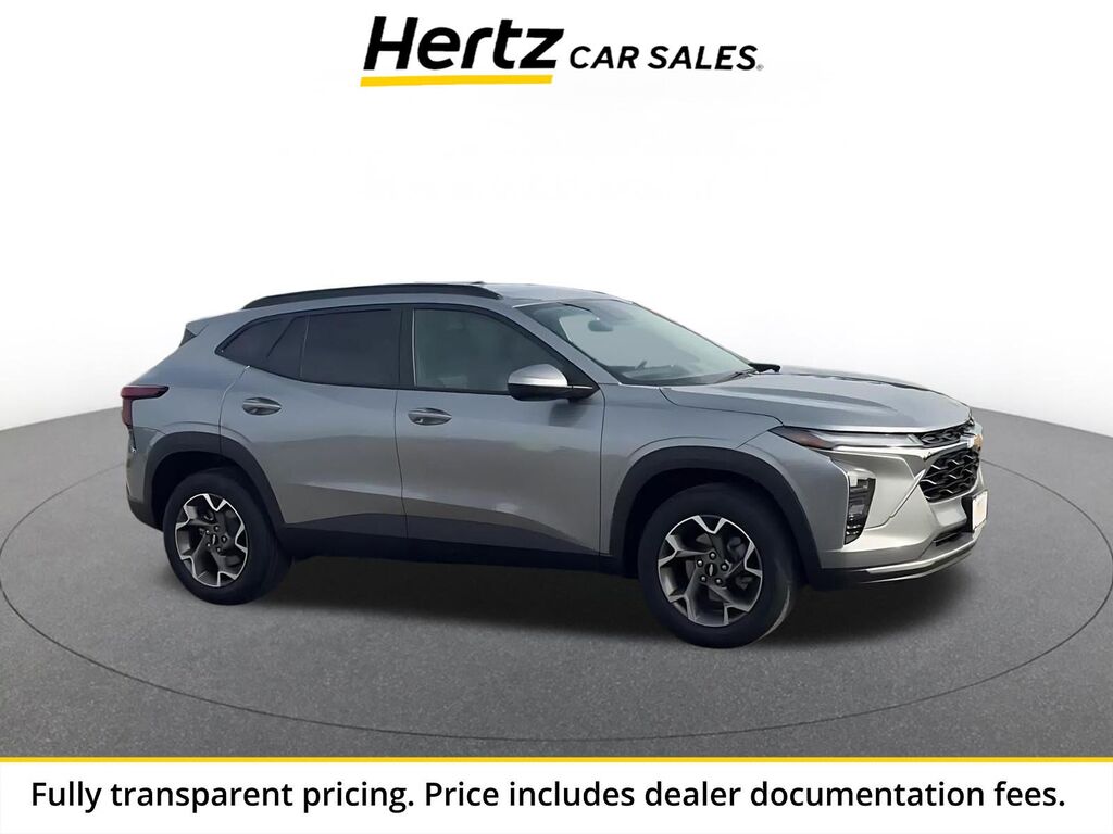 2025 Chevrolet Trax LT — photo 1 of 13