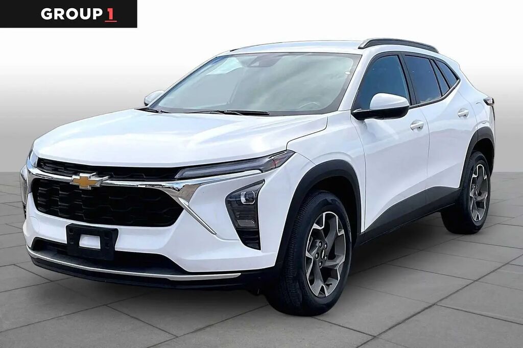 2026 Chevrolet Trax LT — photo 1 of 14