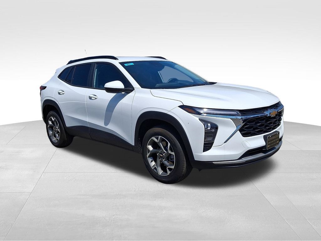 2026 Chevrolet Trax LT — photo 1 of 13