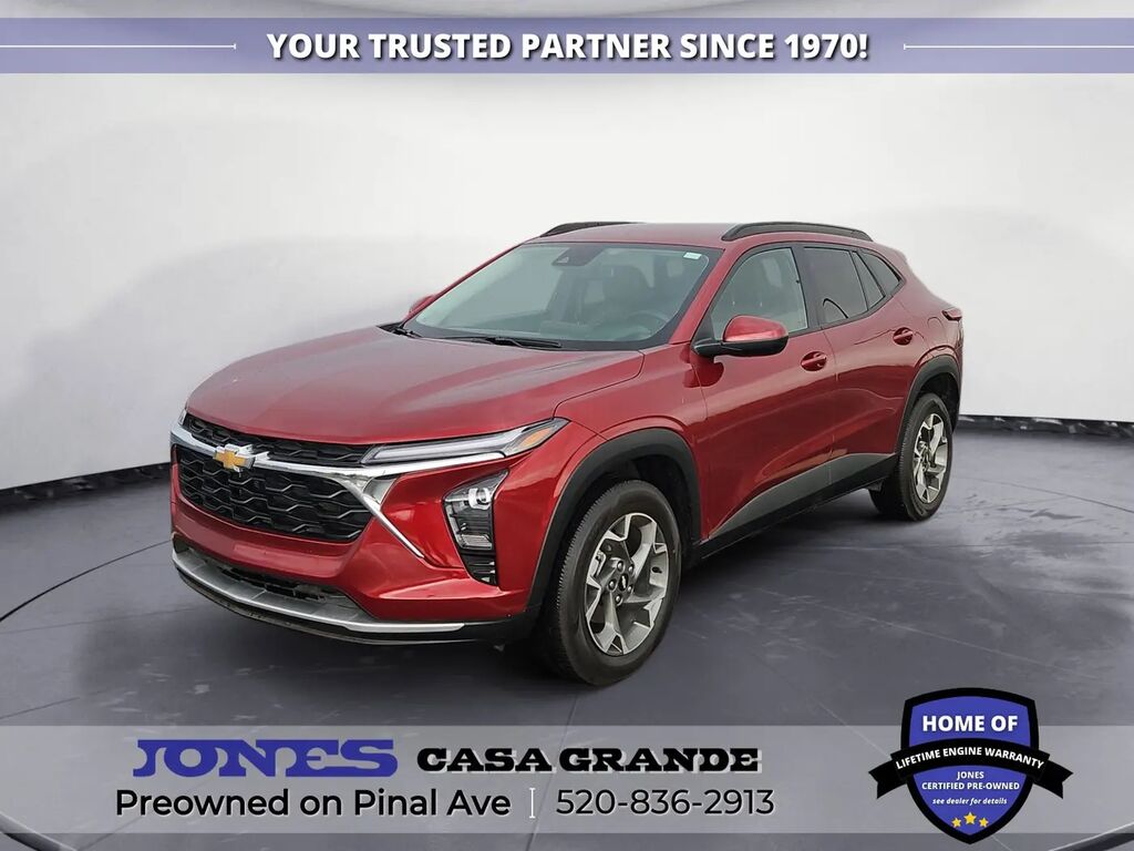 2025 Chevrolet Trax LT — photo 1 of 13