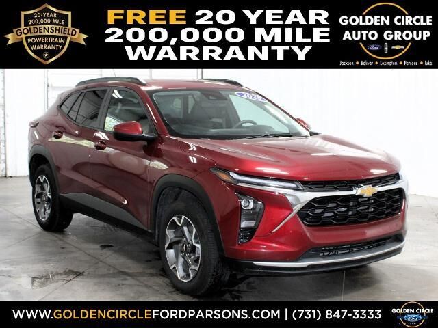 2025 Chevrolet Trax LT — photo 1 of 15