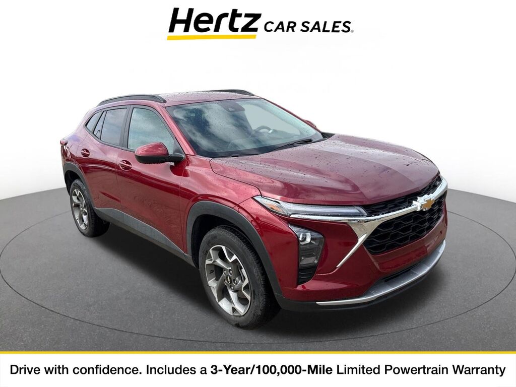 2025 Chevrolet Trax LT — photo 1 of 11