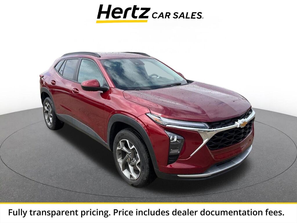 2025 Chevrolet Trax LT — photo 1 of 13