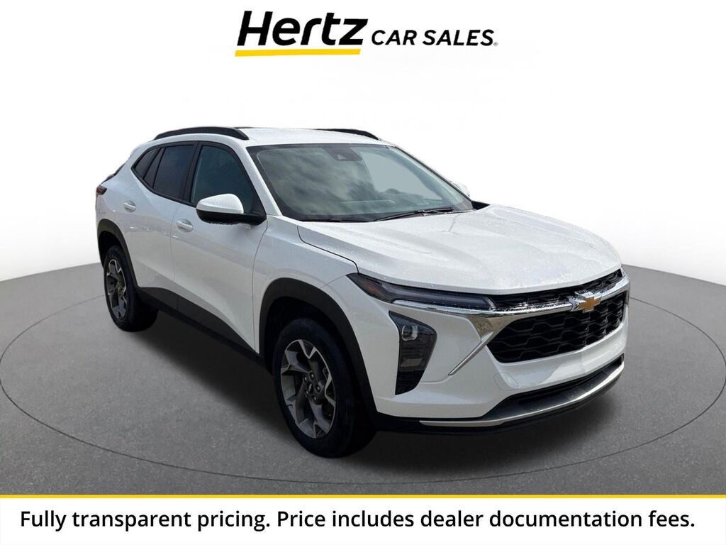 2025 Chevrolet Trax LT — photo 1 of 13