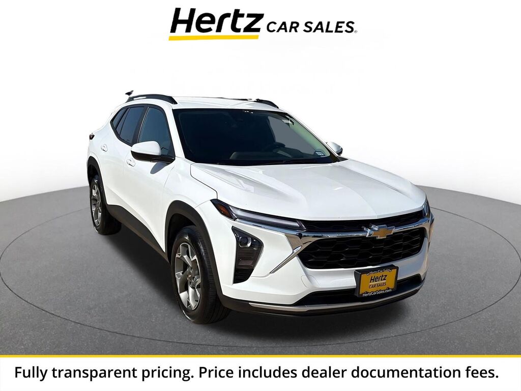 2025 Chevrolet Trax LT — photo 1 of 13