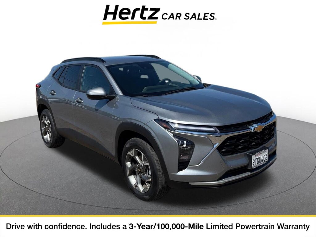 2025 Chevrolet Trax LT — photo 1 of 11