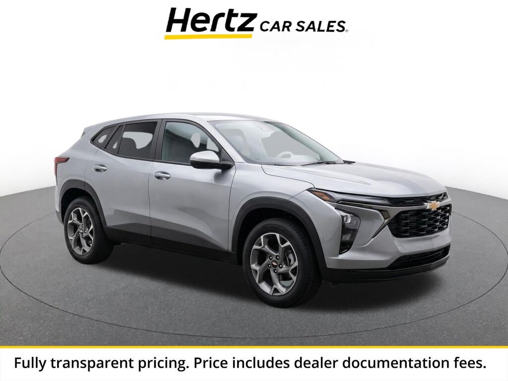 2025 Chevrolet Trax LT — photo 1 of 11