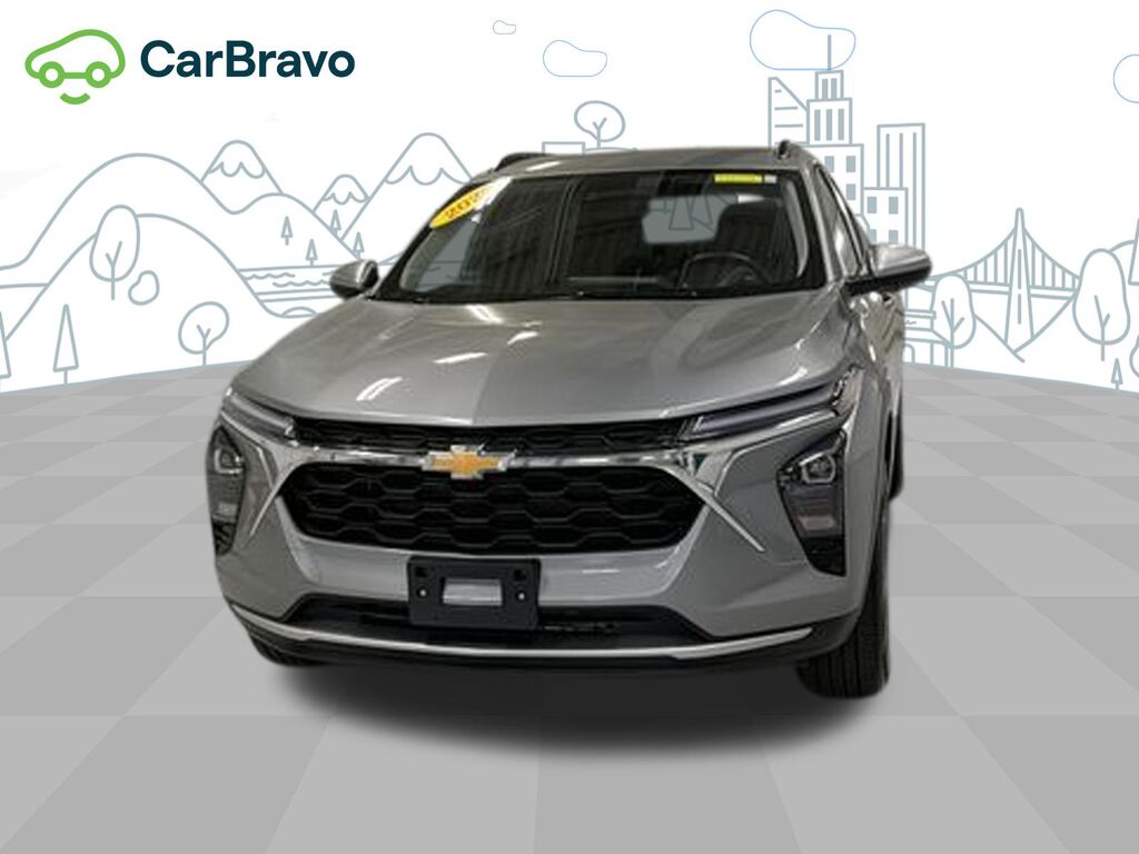 2025 Chevrolet Trax LT — photo 1 of 6