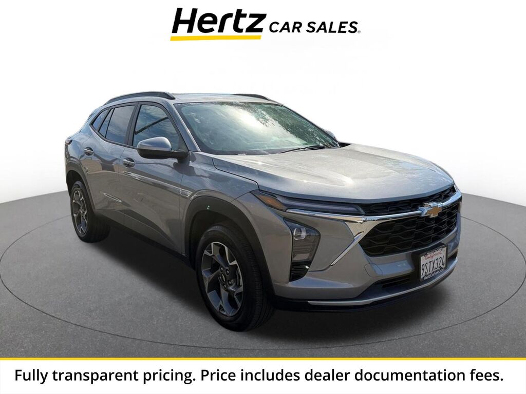 2025 Chevrolet Trax LT — photo 1 of 13
