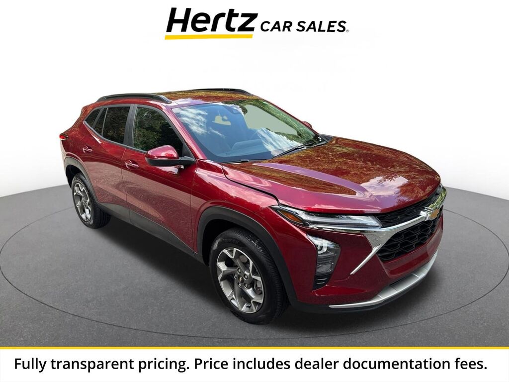 2025 Chevrolet Trax LT — photo 1 of 13