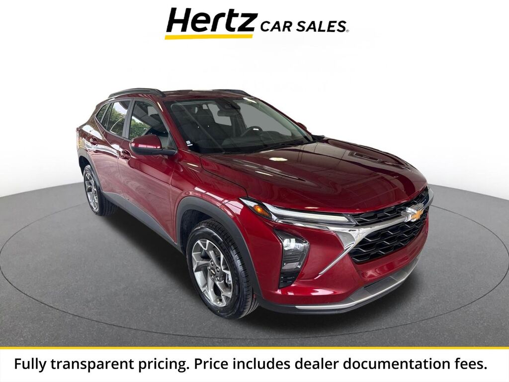 2025 Chevrolet Trax LT — photo 1 of 13