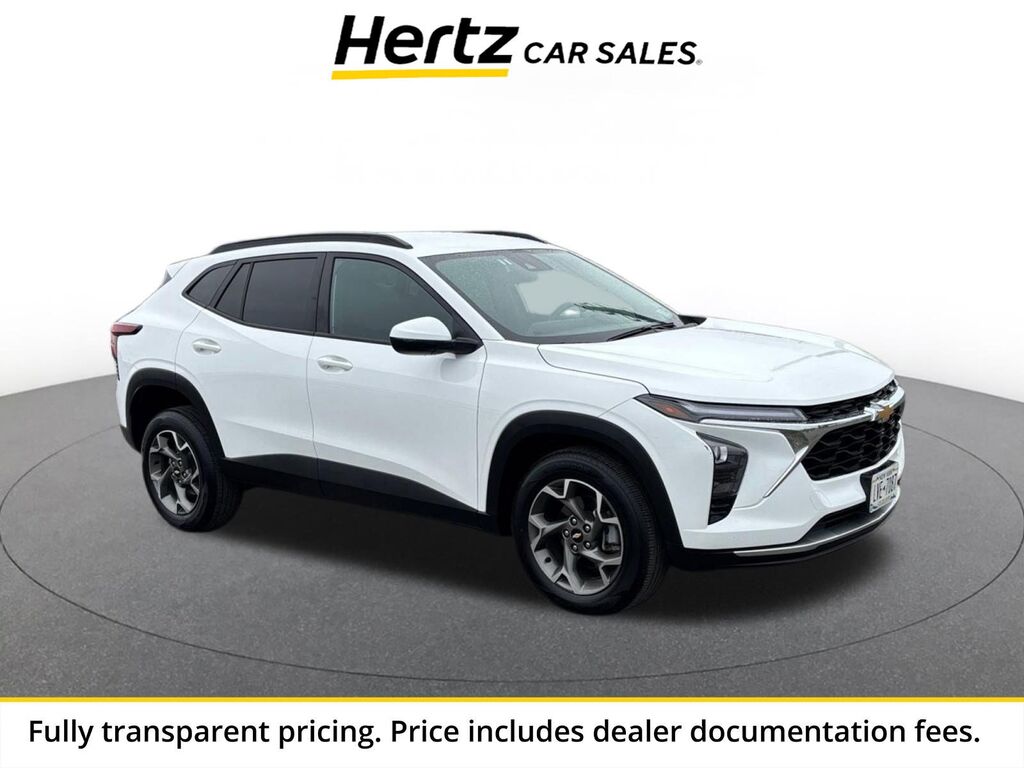 2025 Chevrolet Trax LT — photo 1 of 13