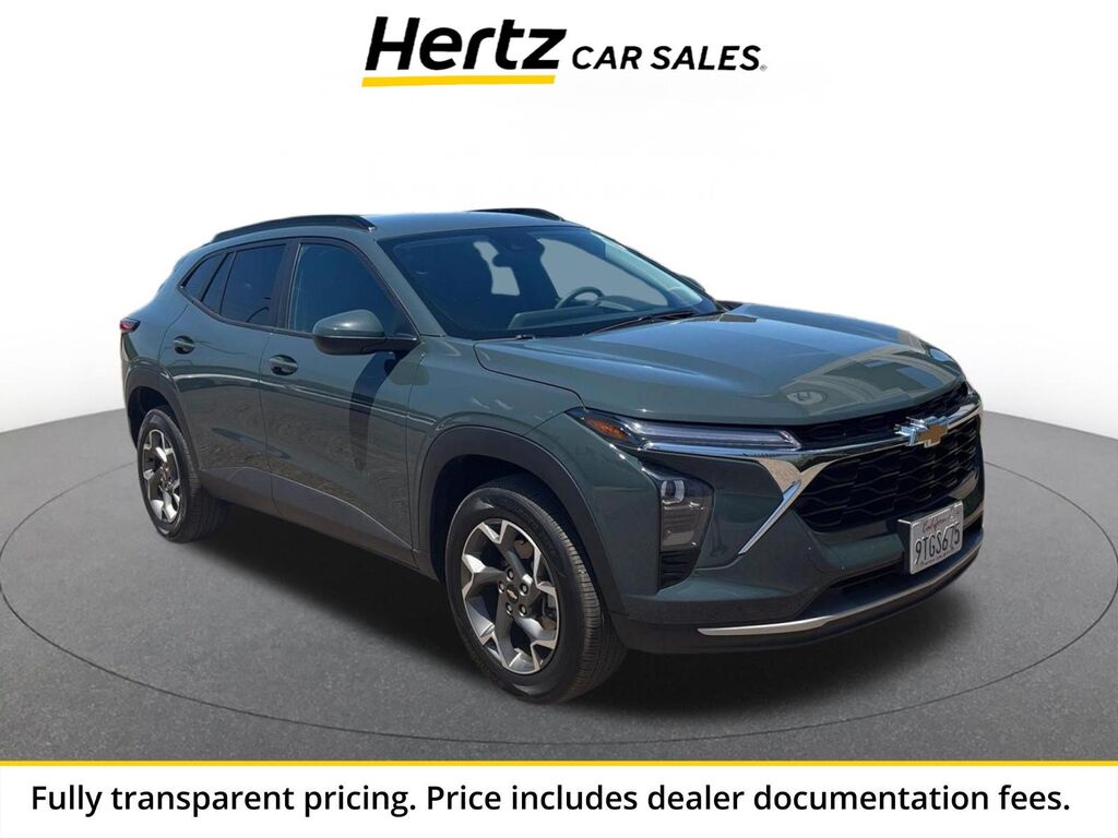 2025 Chevrolet Trax LT — photo 1 of 13