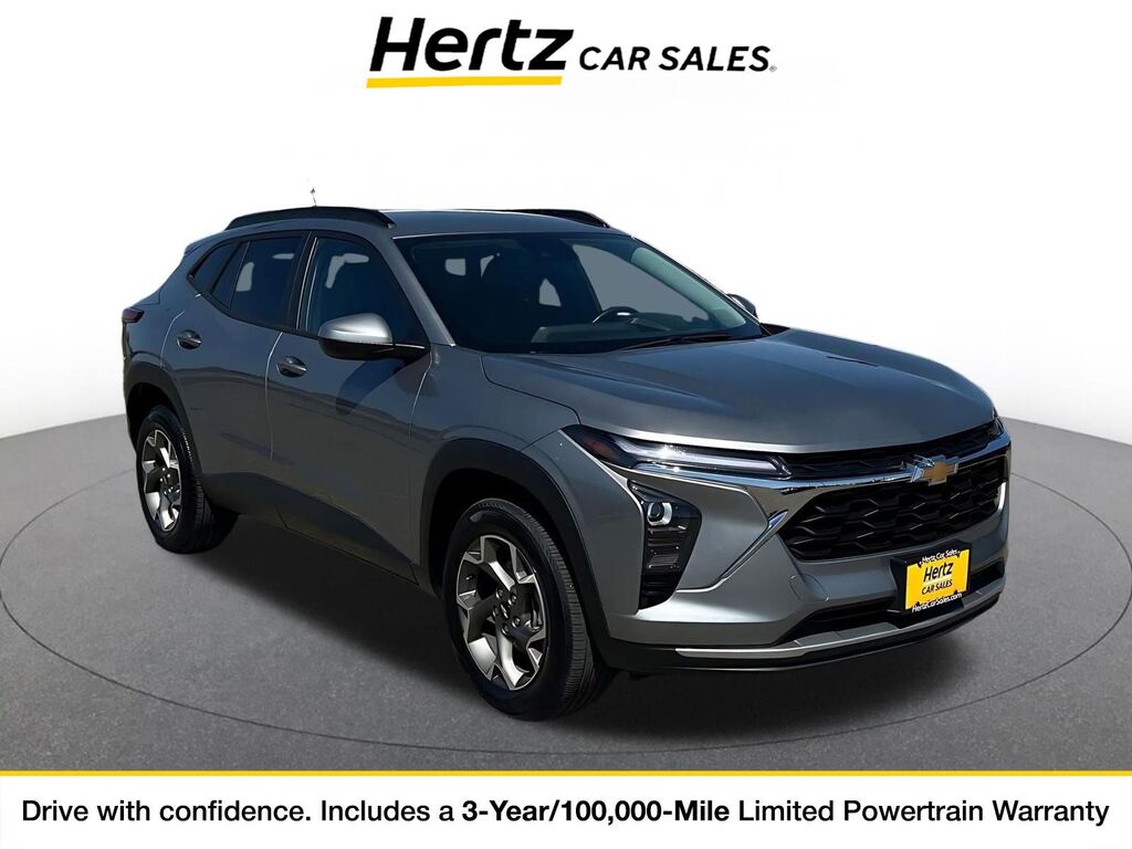 2025 Chevrolet Trax LT — photo 1 of 11