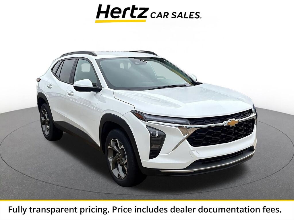 2025 Chevrolet Trax LT — photo 1 of 13