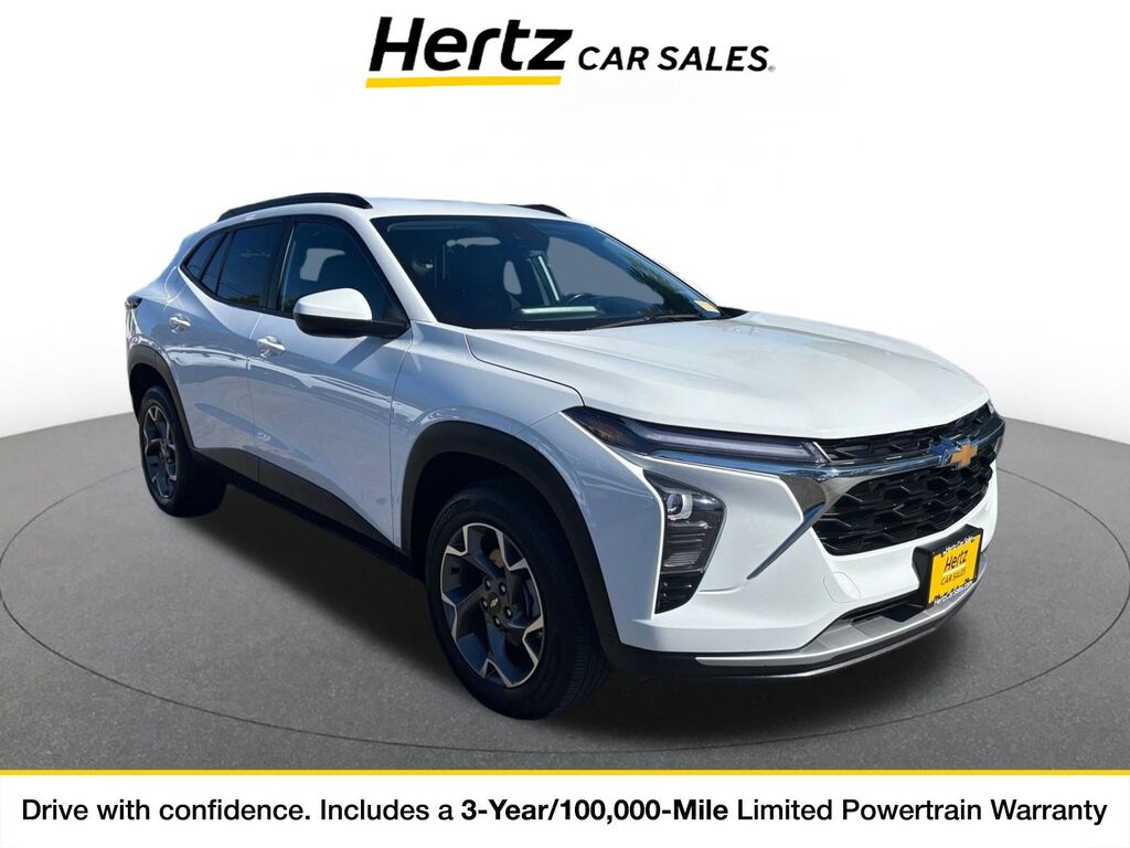 2025 Chevrolet Trax LT — photo 1 of 11