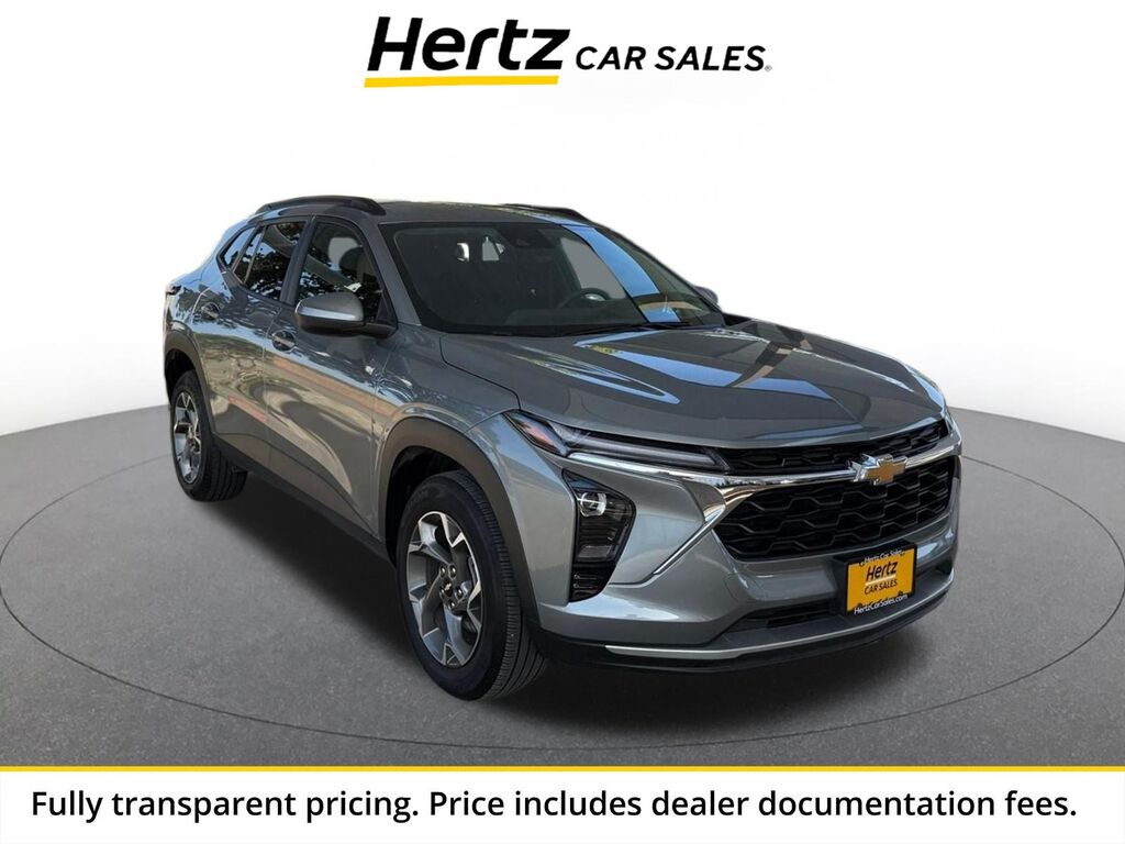 2025 Chevrolet Trax LT — photo 1 of 13