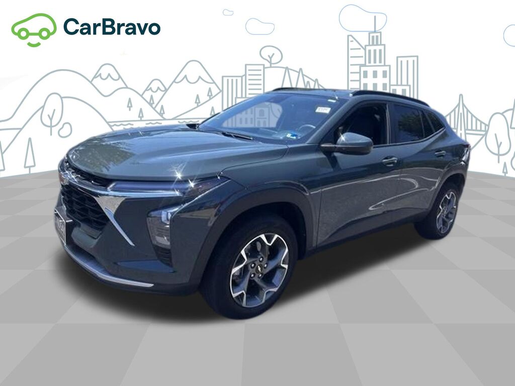 2025 Chevrolet Trax LT — photo 1 of 6
