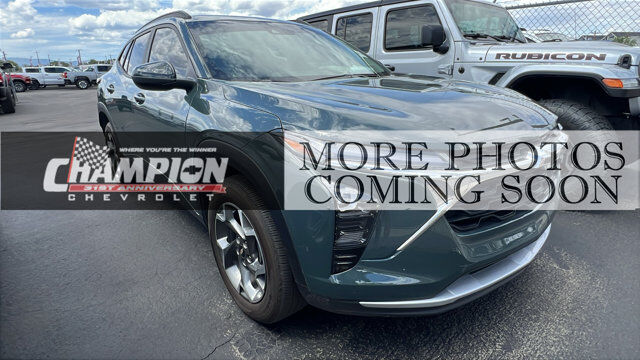 2025 Chevrolet Trax LT — photo 1 of 3