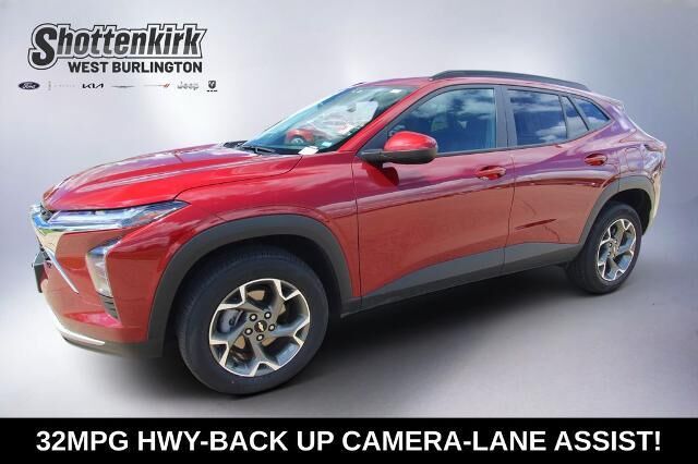 2025 Chevrolet Trax LT — photo 1 of 13