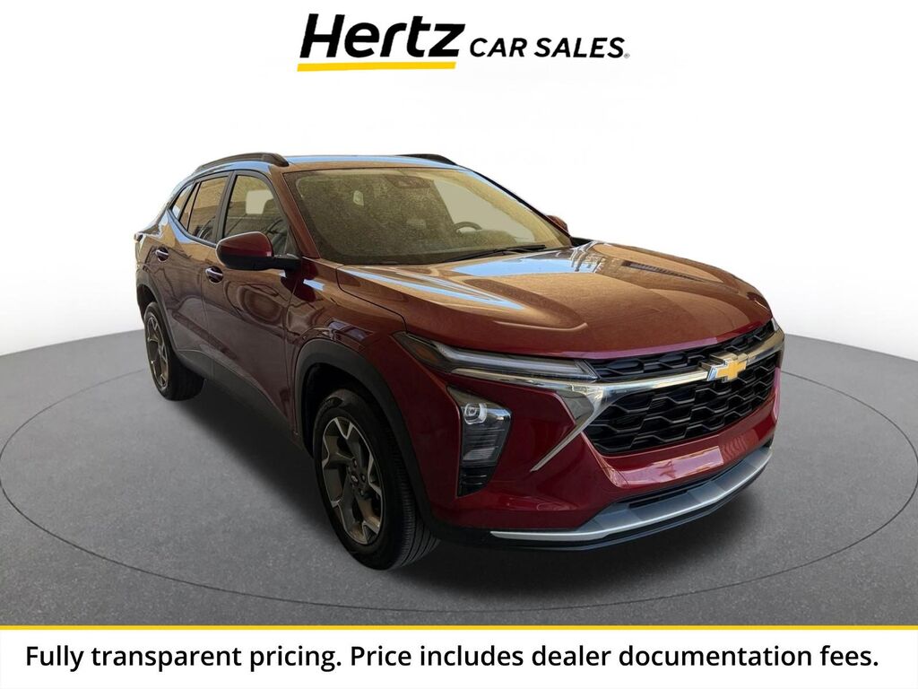 2025 Chevrolet Trax LT — photo 1 of 13