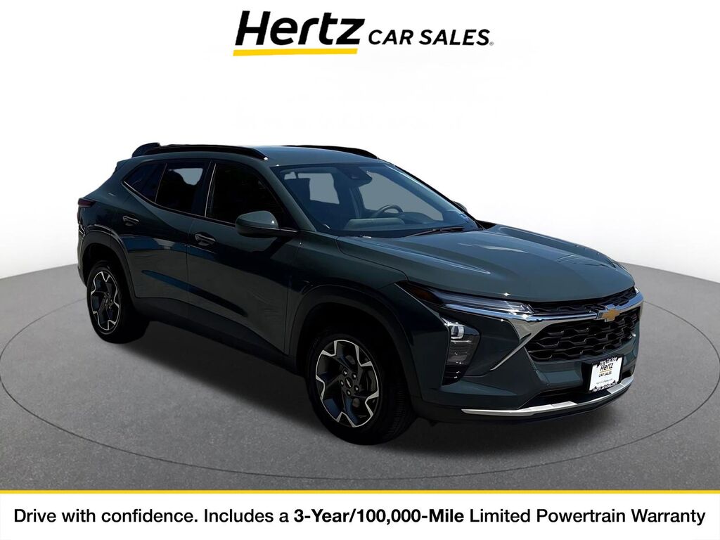 2025 Chevrolet Trax LT — photo 1 of 11