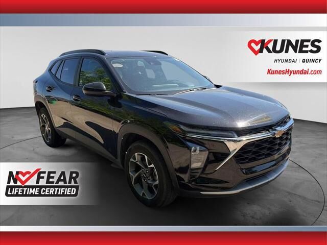 2025 Chevrolet Trax LT — photo 1 of 26