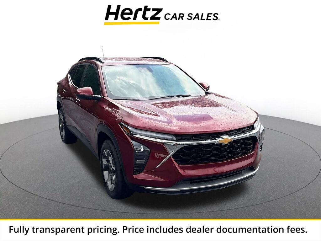 2025 Chevrolet Trax LT — photo 1 of 13