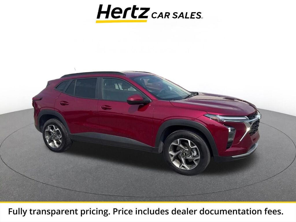 2025 Chevrolet Trax LT — photo 1 of 13