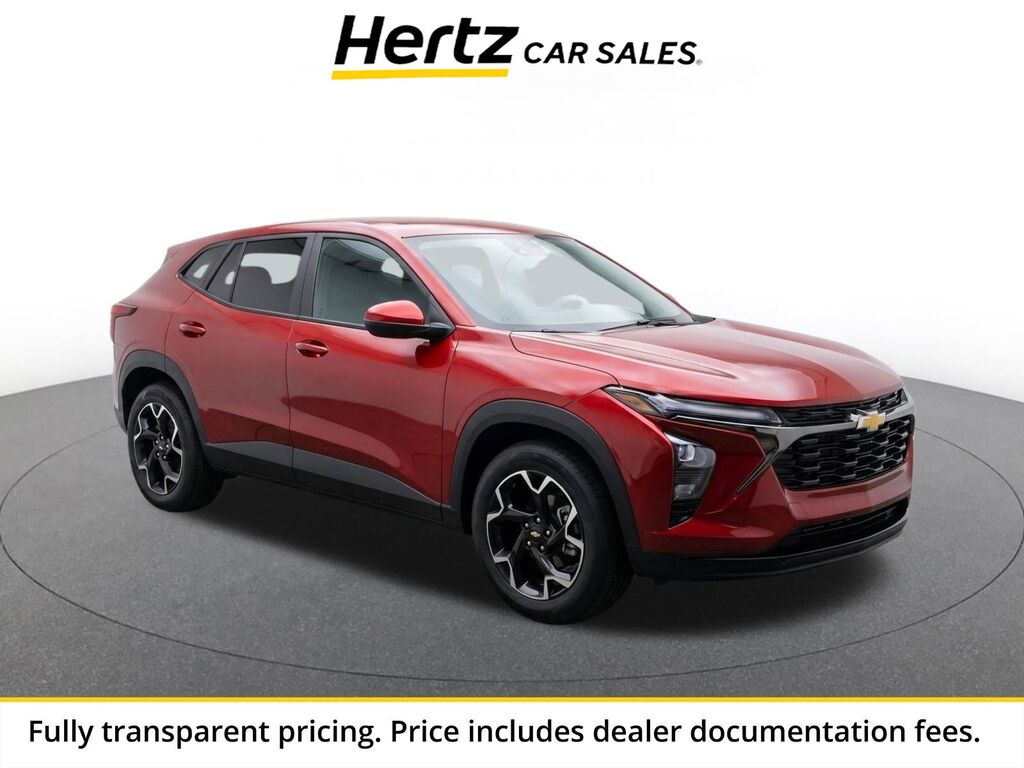 2025 Chevrolet Trax LT — photo 1 of 11