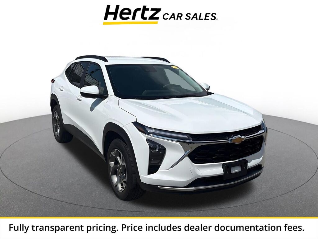 2025 Chevrolet Trax LT — photo 1 of 13