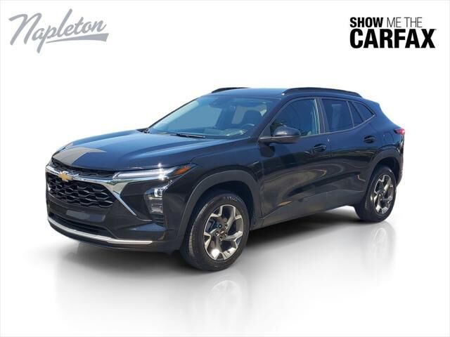 2025 Chevrolet Trax LT — photo 1 of 26