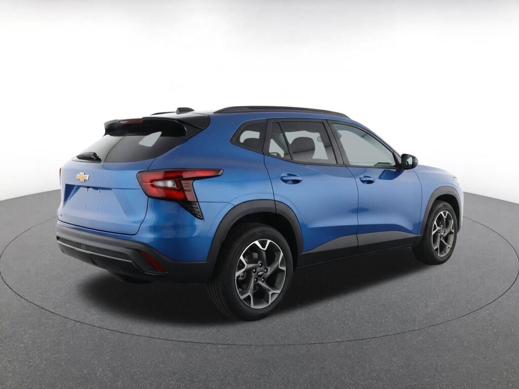 2025 Chevrolet Trax LT — photo 1 of 1