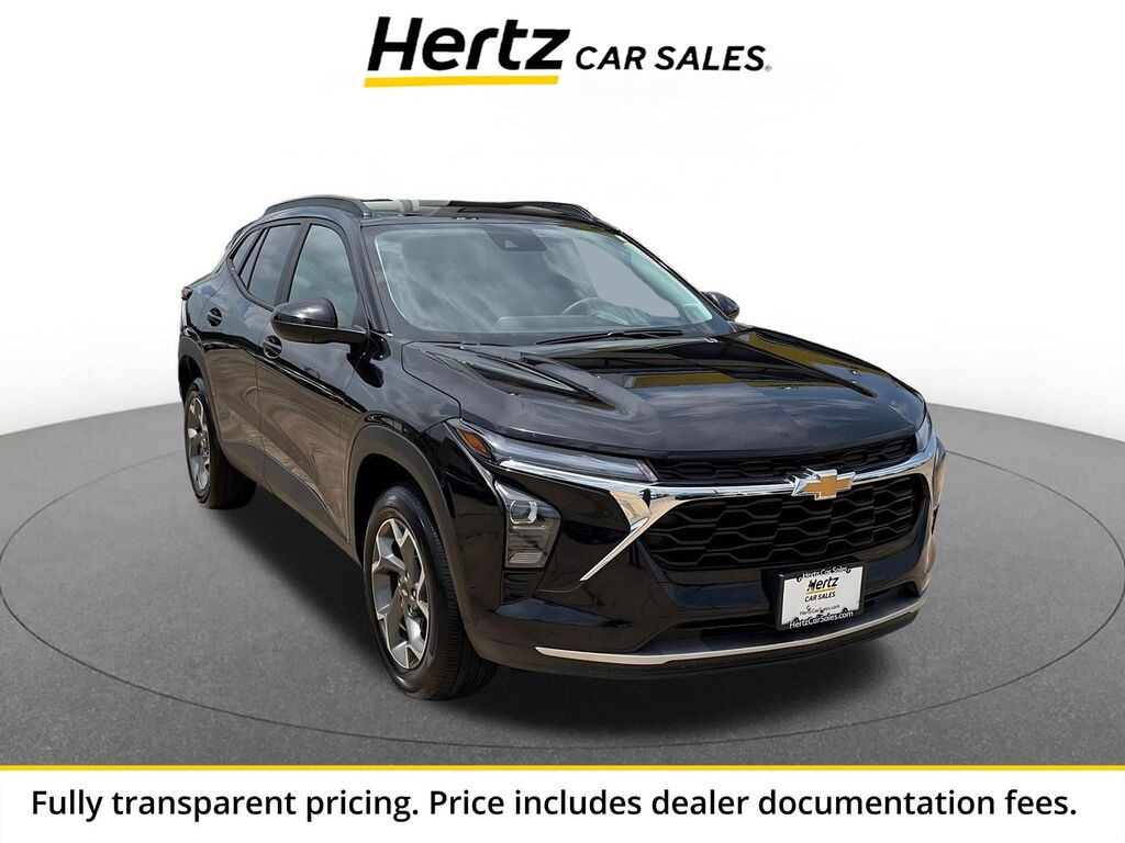 2025 Chevrolet Trax LT — photo 1 of 13