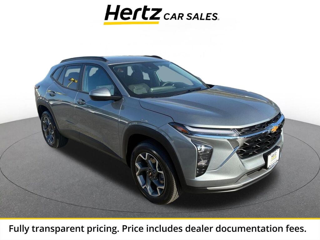 2025 Chevrolet Trax LT — photo 1 of 13