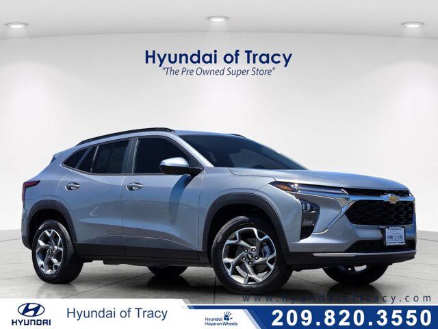 2026 Chevrolet Trax LT — photo 1 of 13