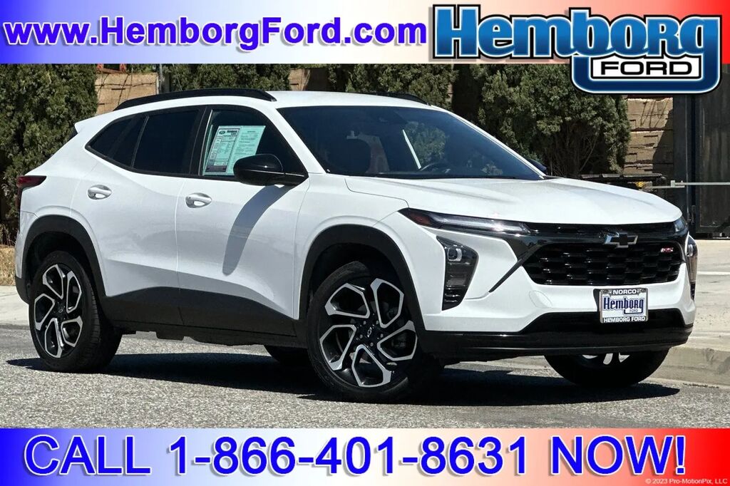 2024 Chevrolet Trax RS — photo 1 of 37