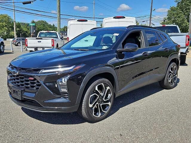 2024 Chevrolet Trax RS — photo 1 of 13