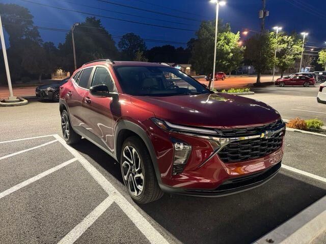 2024 Chevrolet Trax RS — photo 1 of 7