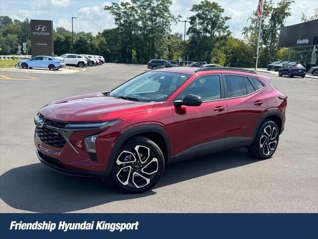 2024 Chevrolet Trax RS — photo 1 of 13