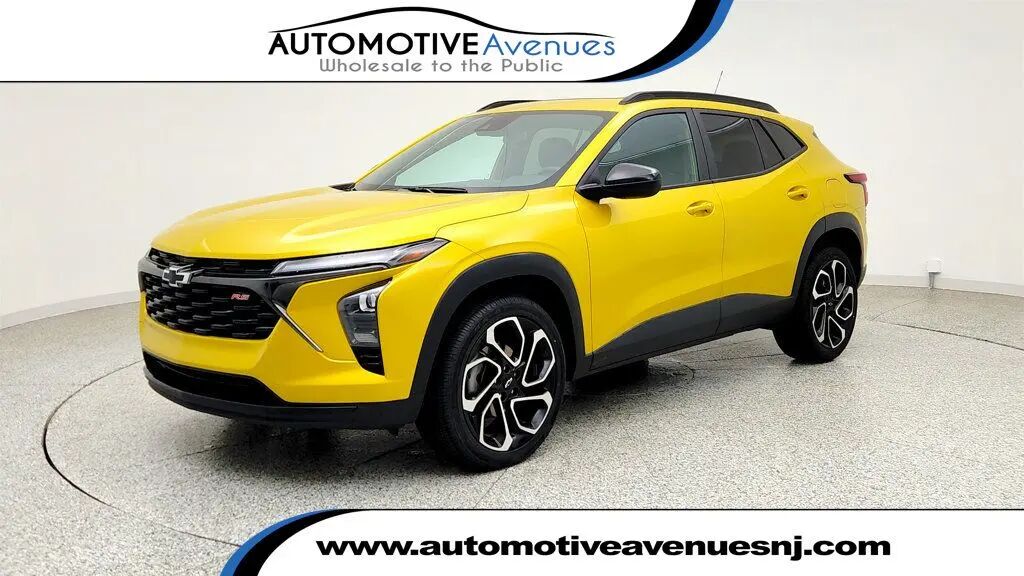 2024 Chevrolet Trax RS — photo 1 of 26