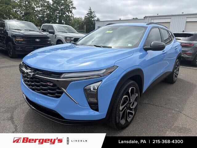 2024 Chevrolet Trax RS — photo 1 of 37