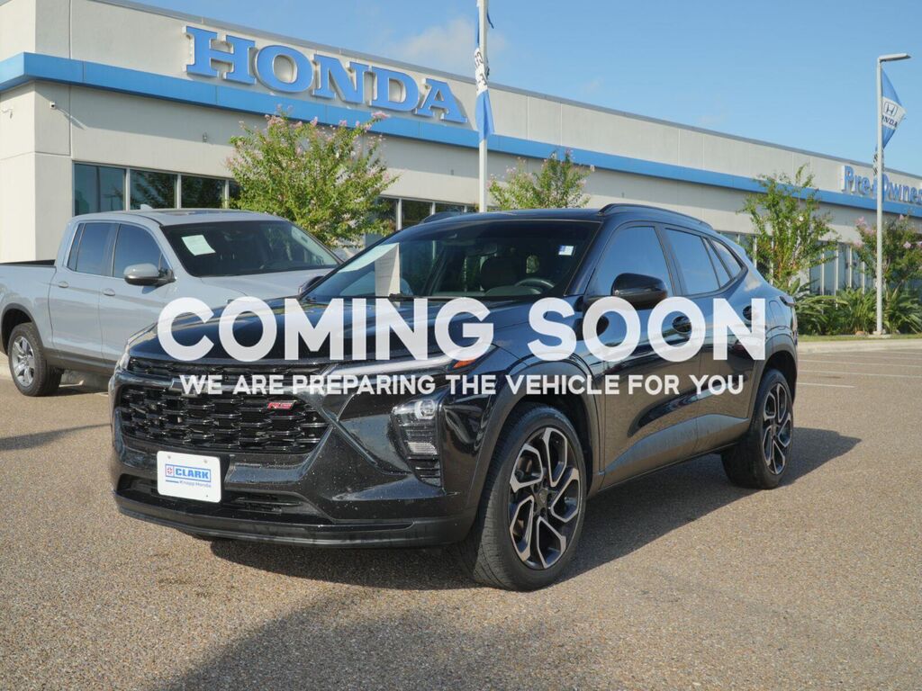 2024 Chevrolet Trax RS — photo 1 of 13