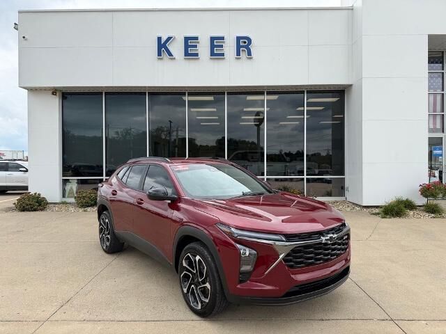 2025 Chevrolet Trax RS — photo 1 of 13