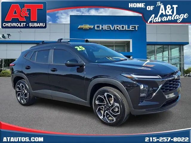 2025 Chevrolet Trax RS — photo 1 of 13
