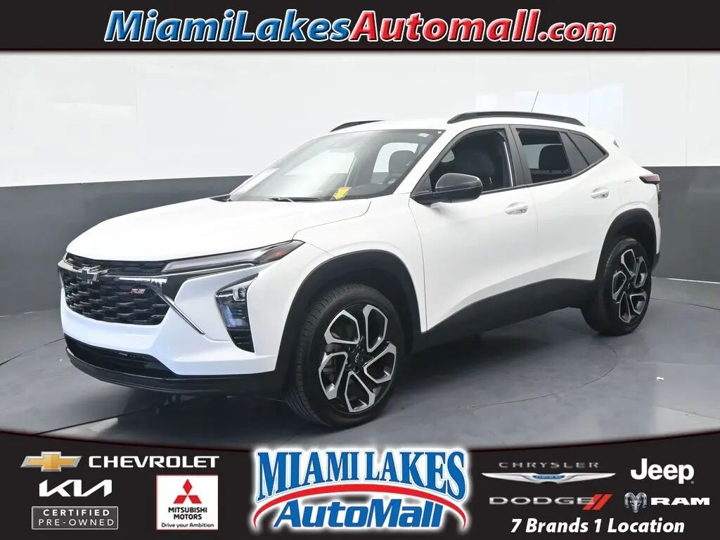 2025 Chevrolet Trax RS — photo 1 of 13