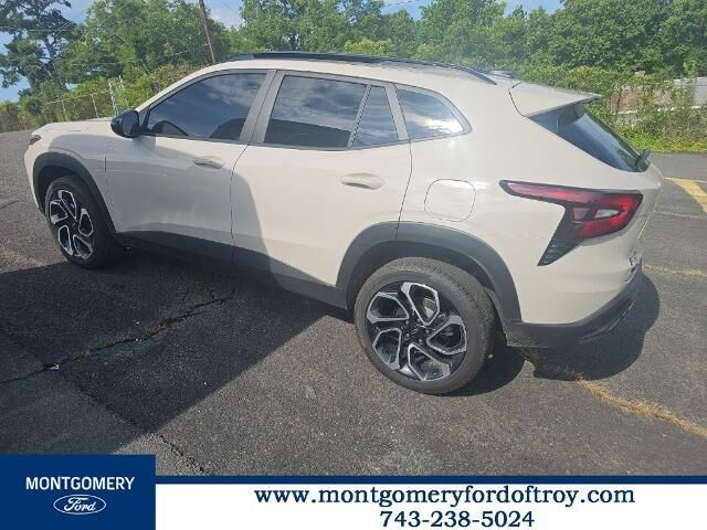 2026 Chevrolet Trax RS — photo 1 of 13